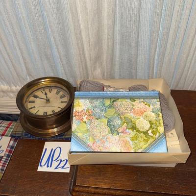 Sale Photo Thumbnail #477: UP22-Clock and whistle + extras