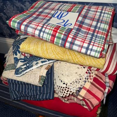 Sale Photo Thumbnail #498: UP26-various linens