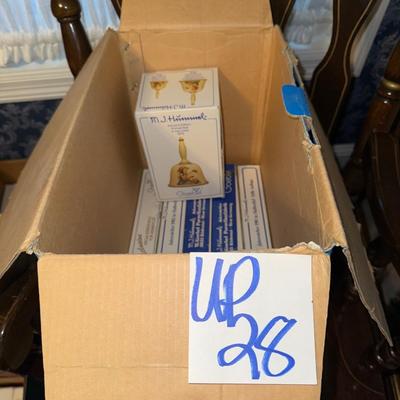Sale Photo Thumbnail #508: UP28-miscellaneous collectible decor items
