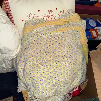 Sale Photo Thumbnail #531: UP35-wicker bassinet With pillows and blankets