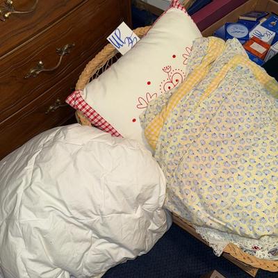 Sale Photo Thumbnail #529: UP35-wicker bassinet With pillows and blankets