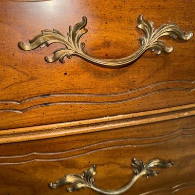 Sale Photo Thumbnail #550: UP39-Dresser