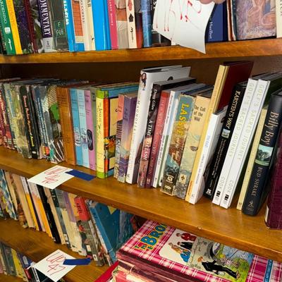 Sale Photo Thumbnail #570: UP46-Books