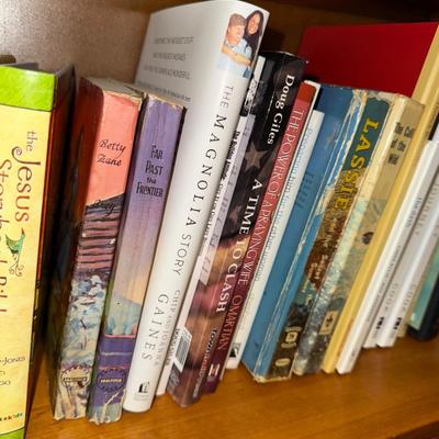 Sale Photo Thumbnail #573: UP46-Books