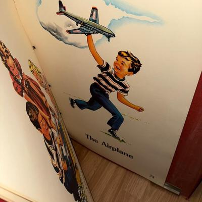 Sale Photo Thumbnail #588: UP51-large children’s book

Phenomenal images!
