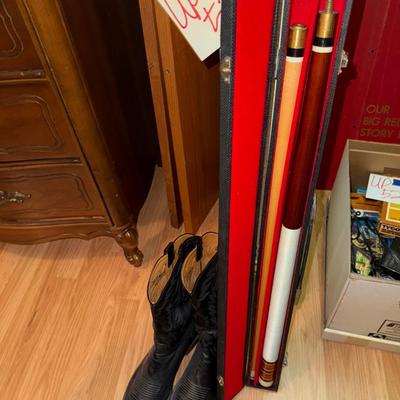 Sale Photo Thumbnail #592: UP53-pool stick in case and cowboy boots
