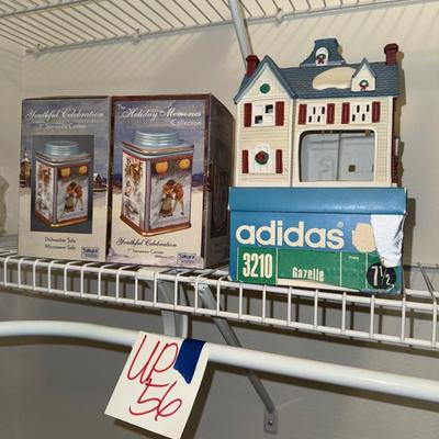 Sale Photo Thumbnail #598: UP56-Holiday Lot