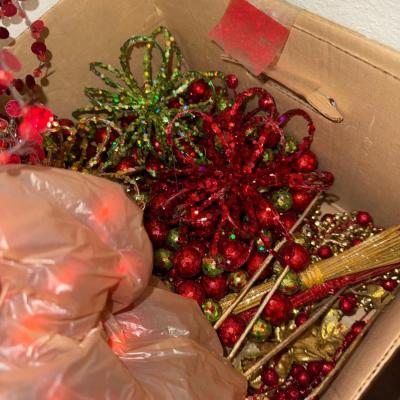 Sale Photo Thumbnail #610: UP62-Holiday Box