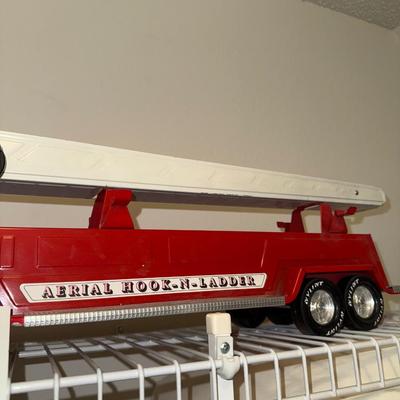 Sale Photo Thumbnail #659: UP80-toy fire engine