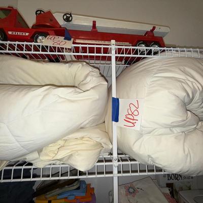 Sale Photo Thumbnail #663: UP82-Comforters