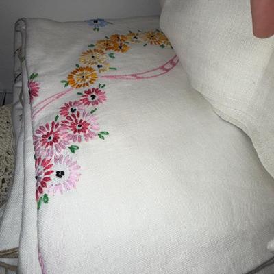 Sale Photo Thumbnail #674: UP86-linens plus miscellaneous