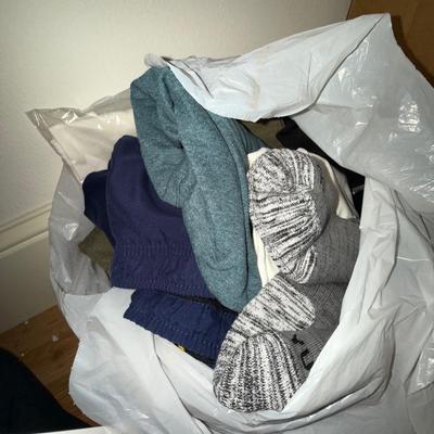 Sale Photo Thumbnail #705: UP93-clothing grab bag!!