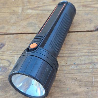 Variety of flashlights - including nice black mag lite