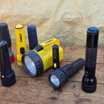 Variety of flashlights - including nice black mag lite