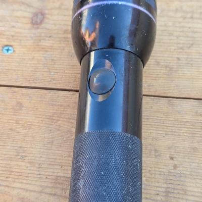 Variety of flashlights - including nice black mag lite
