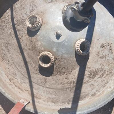 Warner livestock / poultry water heater with two heated water bowls