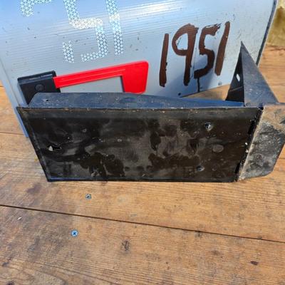 Post mount and wall mount mail boxes