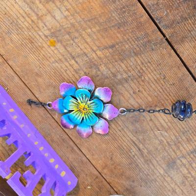 Patio decorations - Dragonflies - Butterfly - vases - Relax - and more