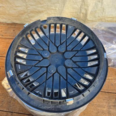 Four Pontiac Grand Am Plastic hubcap wheel covers 14"