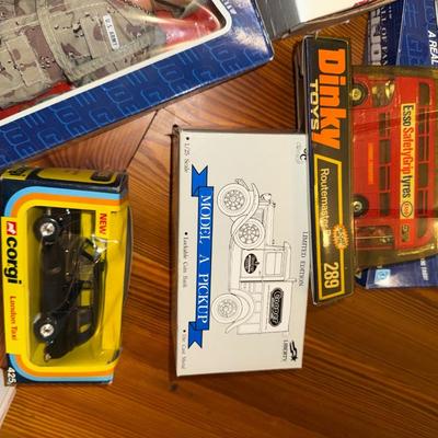 Sale Photo Thumbnail #751: UP108-large lot of toys and collectibles