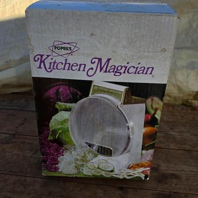 Vintage kitchen small appliances - Kitchen magic grinder - Rival shredder with extra blades- and a small blender