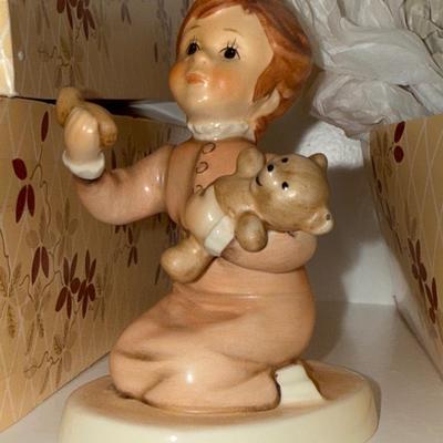 Sale Photo Thumbnail #761: UP112-collectible figurines