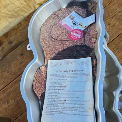 Cake mold pans - Dog -Dinosaur - Bear - Clown - and a heart