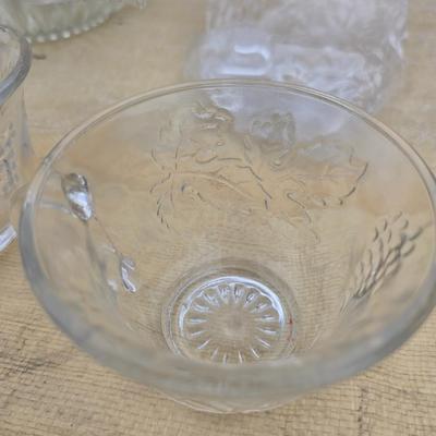 Vintage Indiana glass punchbowl with glass cups and cup hooks