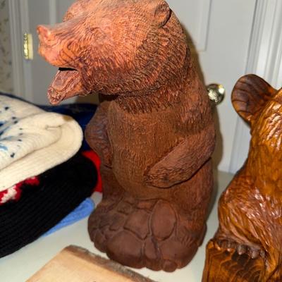 Sale Photo Thumbnail #782: UP120-Bear carvings and happy place sign
