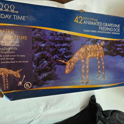 42" Animated grapevine feeding doe Christmas yard decoration - 150 lights