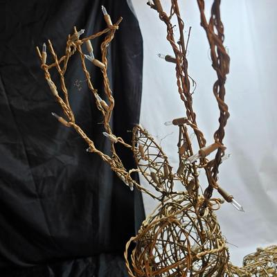 52" Animated grapevine standing buck Christmas yard decoration - 150 lights
