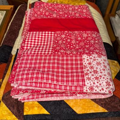 Sale Photo Thumbnail #799: UP124-pillow and blankets