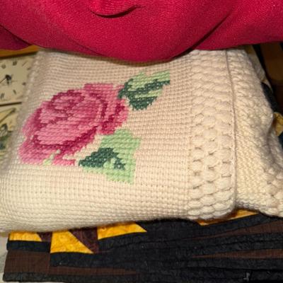 Sale Photo Thumbnail #798: UP124-pillow and blankets
