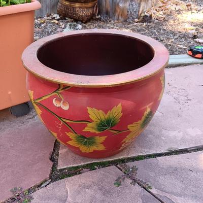 LARGE PLANTER BOX ON WHEELS AND 2 CLAY POTS