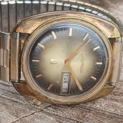Vintage 1972 Accutron Bulova 2/82 men's watch