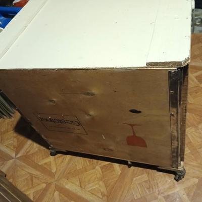 Wood crate / shipping container with lid - on casters