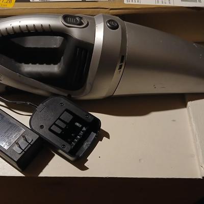 Regalo retractable baby gate - never installed with a handheld vacuum crumbs cleaner!
