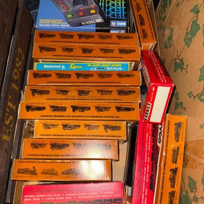 Sale Photo Thumbnail #846: UP140-box of train cars