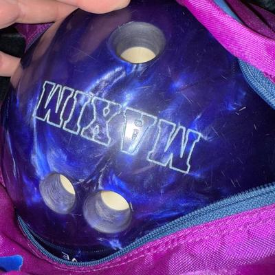 Sale Photo Thumbnail #856: UP143-bowling ball with travel bag