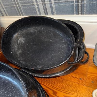 Sale Photo Thumbnail #892: M6-multiple roasting pans