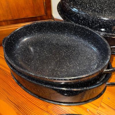 Sale Photo Thumbnail #891: M6-multiple roasting pans