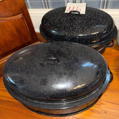 Sale Photo Thumbnail #890: M6-multiple roasting pans
