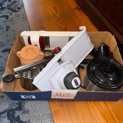 Sale Photo Thumbnail #918: M12-Misc Kitchen Lot