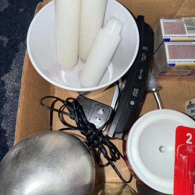 Sale Photo Thumbnail #942: M18-Flat of Kitchen items