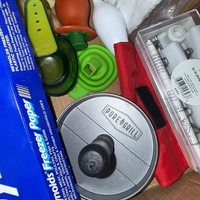 Sale Photo Thumbnail #955: M22-Kitchen Lot