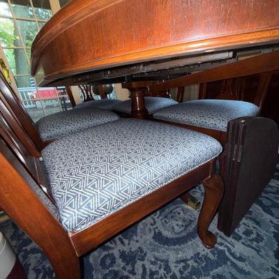 Sale Photo Thumbnail #964: M24-Beautiful dining table and chairs
