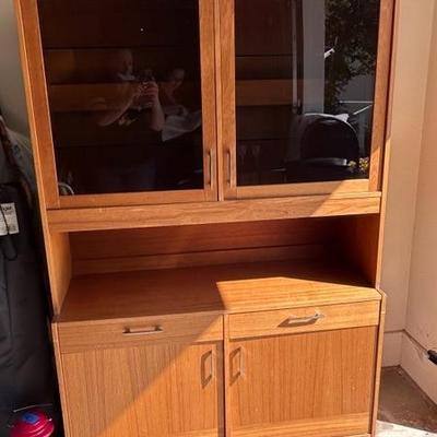 LIGHTED VINTAGE HUTCH