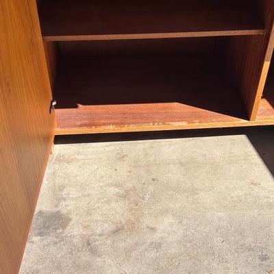 LIGHTED VINTAGE HUTCH