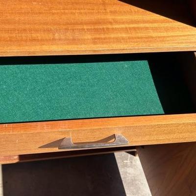 LIGHTED VINTAGE HUTCH