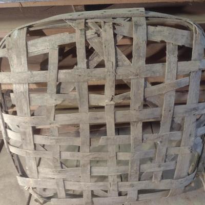 Vintage Authentic Splint Wood Tobacco Leaf Market Basket (A)